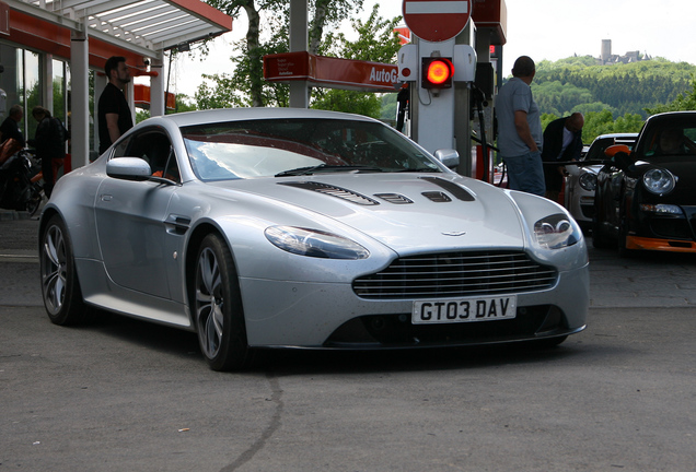 Aston Martin V12 Vantage