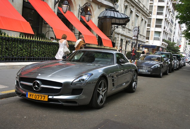 Mercedes-Benz SLS AMG