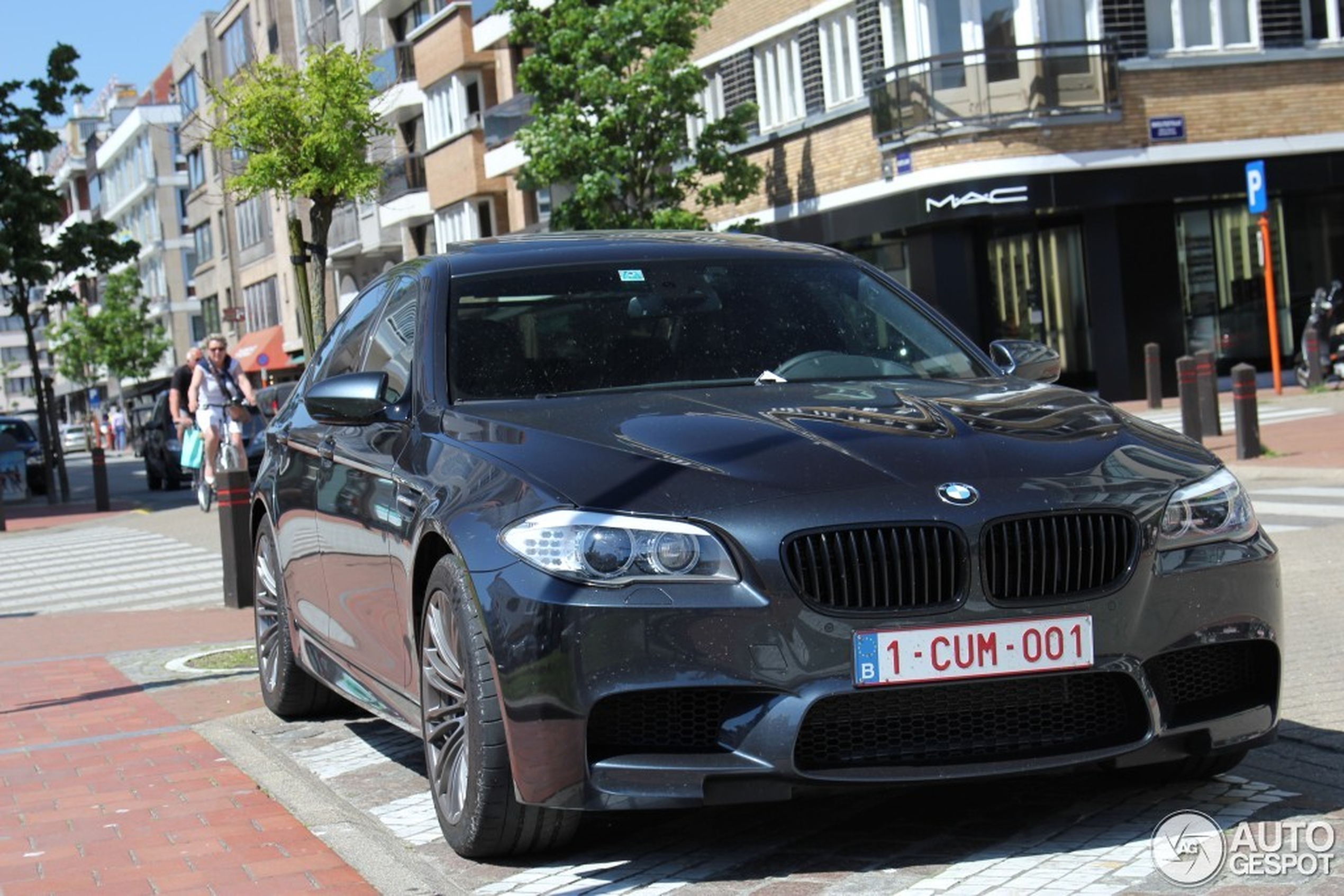 BMW M5 F10 2011