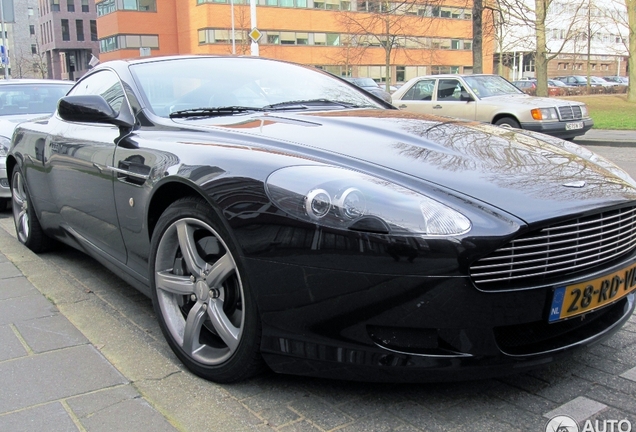 Aston Martin DB9