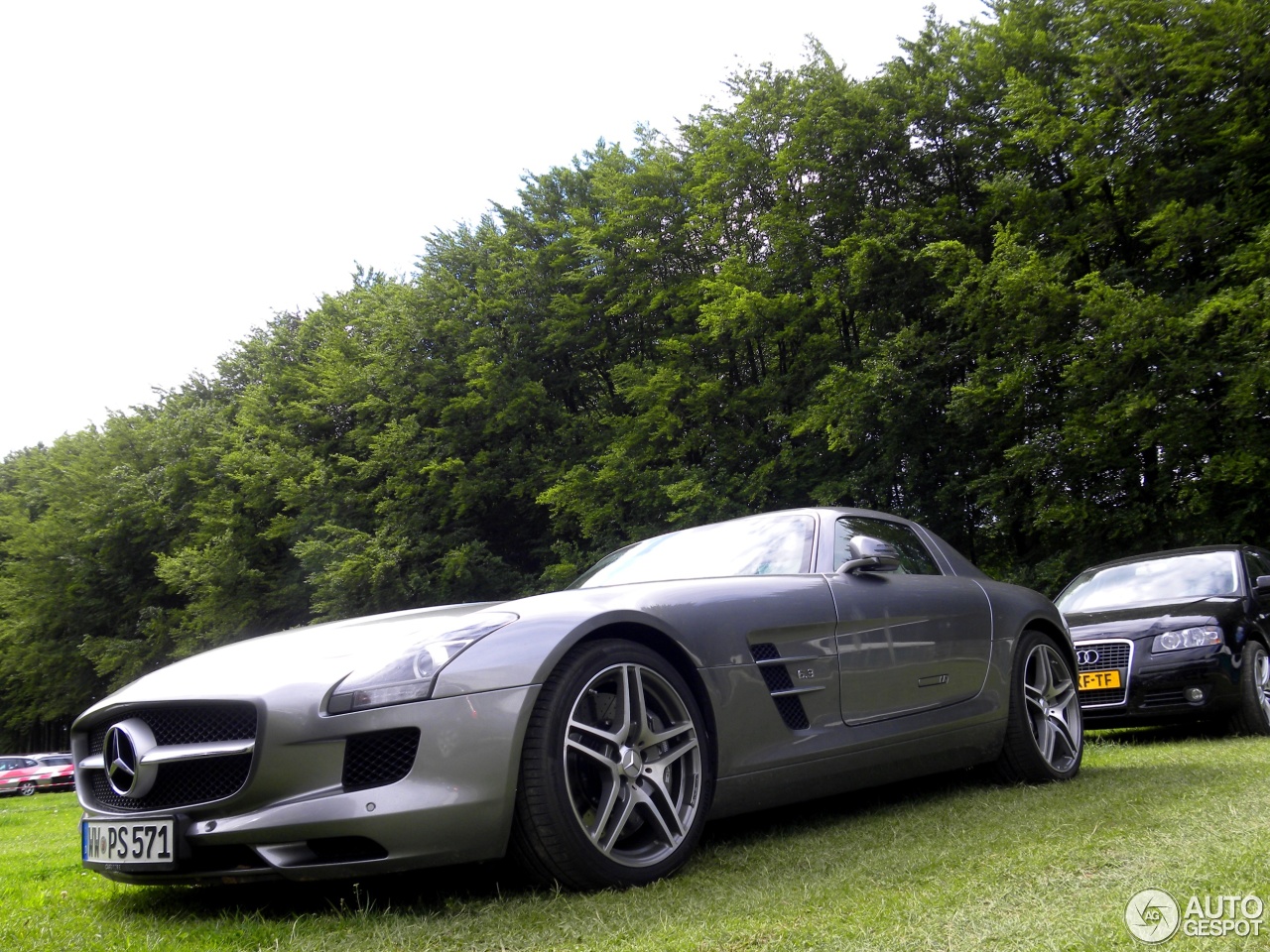 Mercedes-Benz SLS AMG