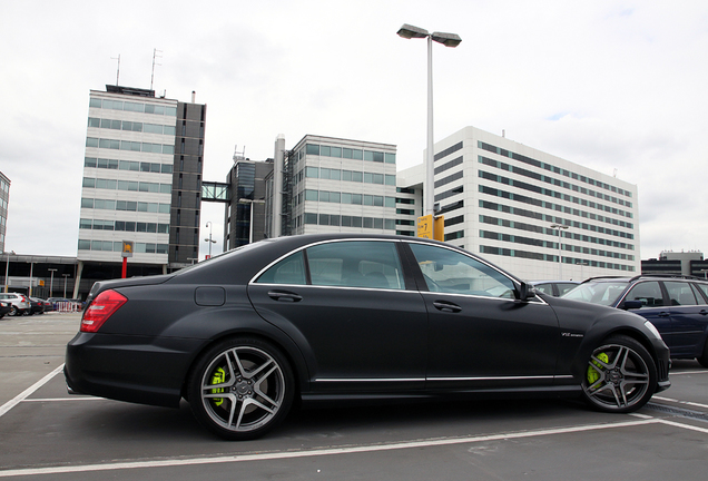 Mercedes-Benz S 65 AMG V221 2010