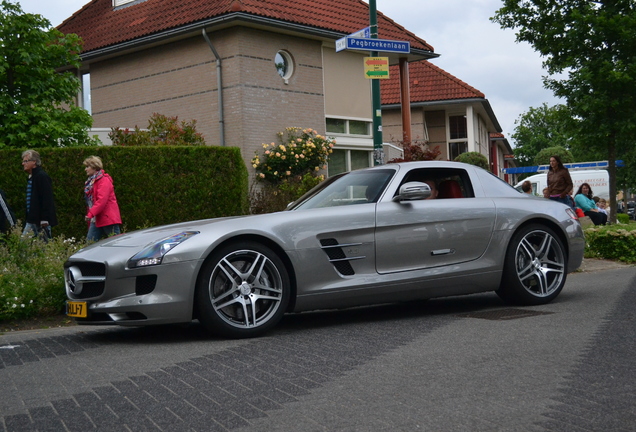 Mercedes-Benz SLS AMG