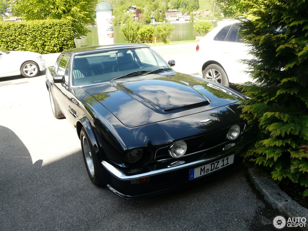 Aston Martin V8 Vantage 1977-1989