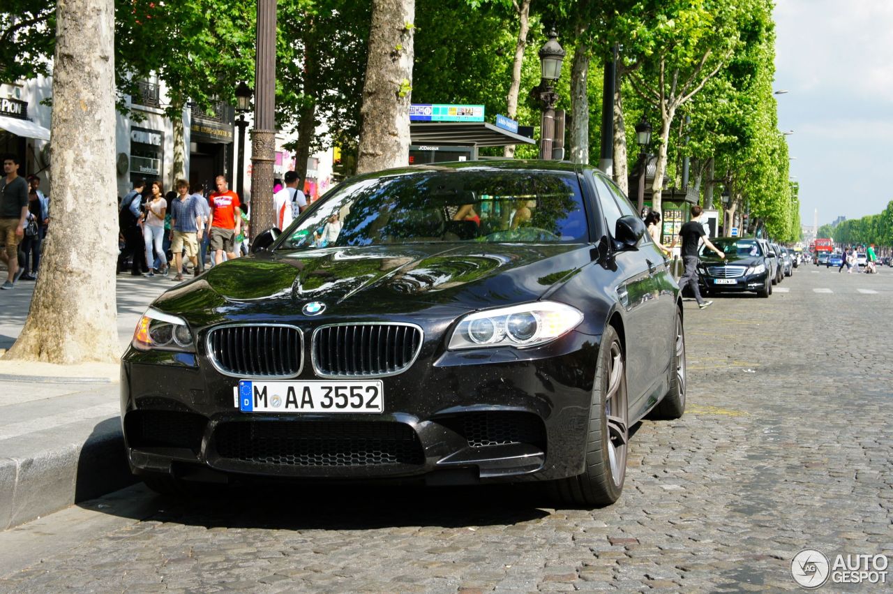 BMW M5 F10 2011