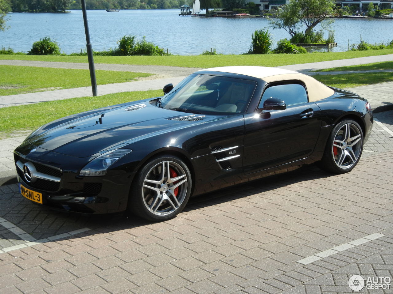 Mercedes-Benz SLS AMG Roadster