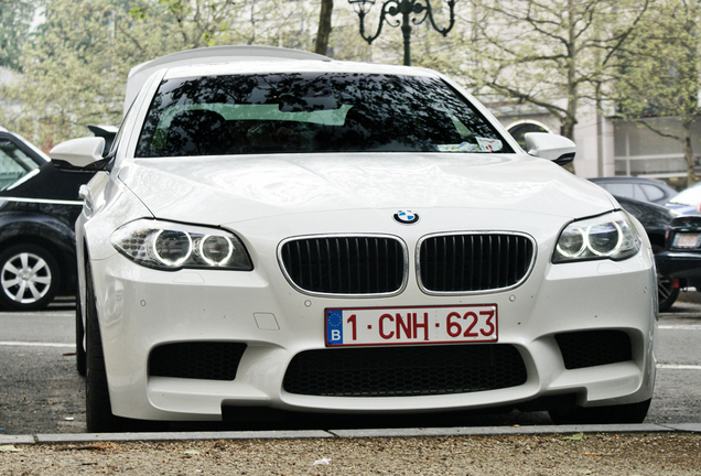 BMW M5 F10 2011