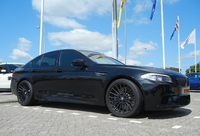 BMW M5 F10 2011