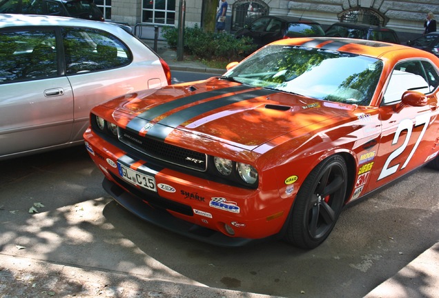 Dodge Challenger SRT-8