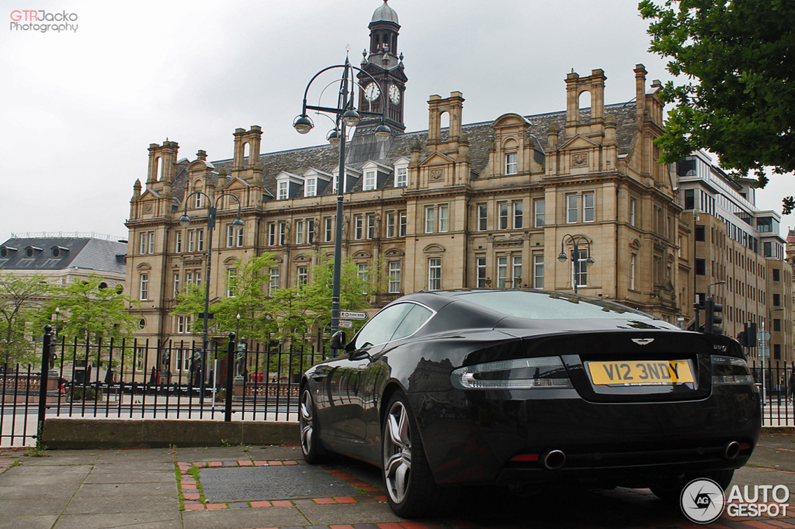 Aston Martin DB9