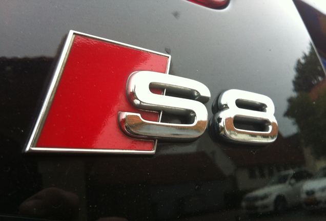 Audi S8 D3