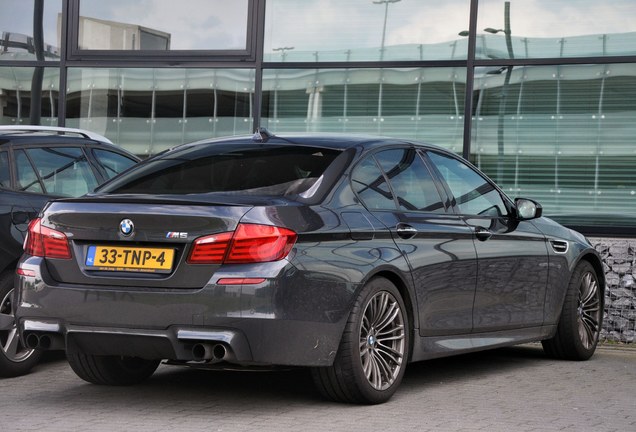 BMW M5 F10 2011