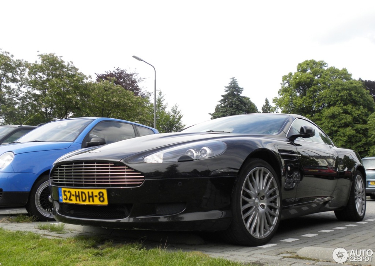 Aston Martin DB9