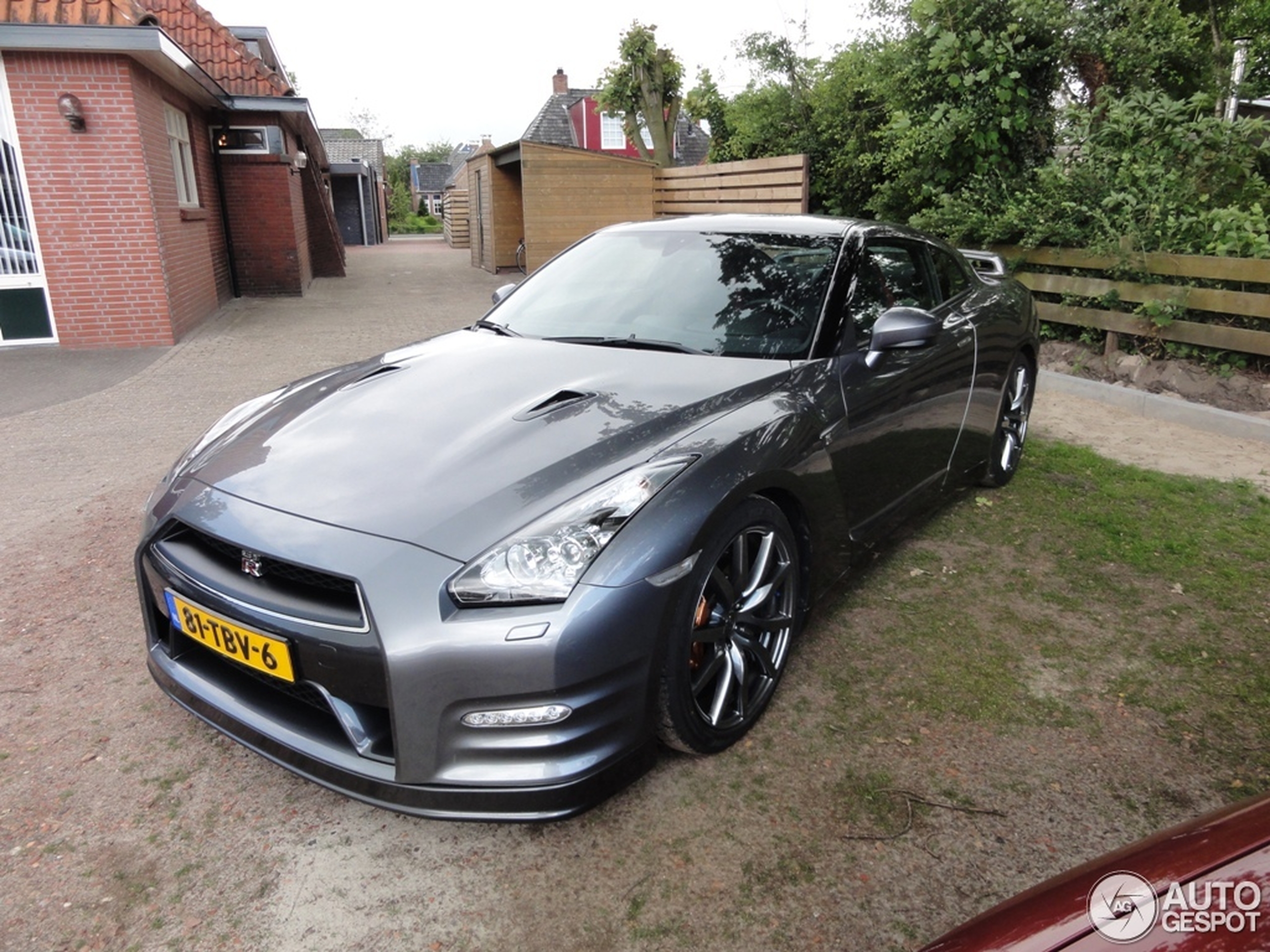 Nissan GT-R 2011