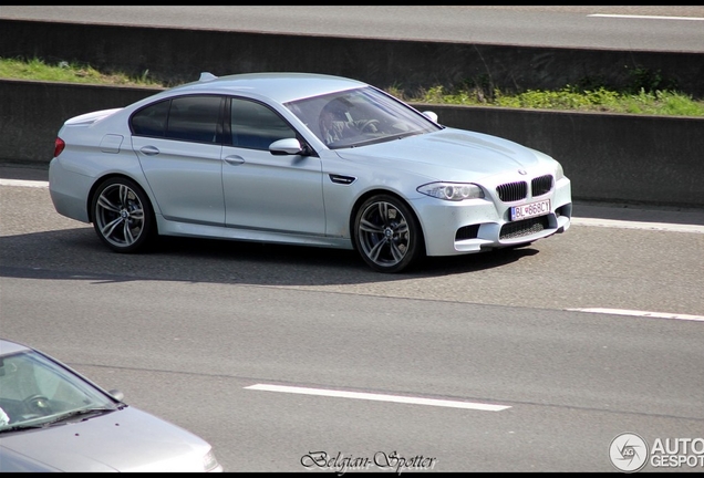 BMW M5 F10 2011