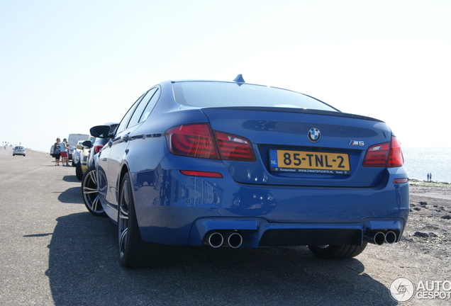 BMW M5 F10 2011