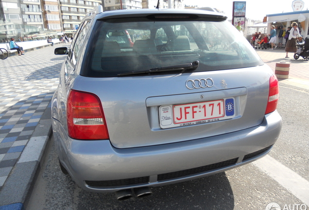 Audi RS4 Avant B5