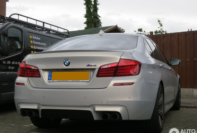 BMW M5 F10 2011