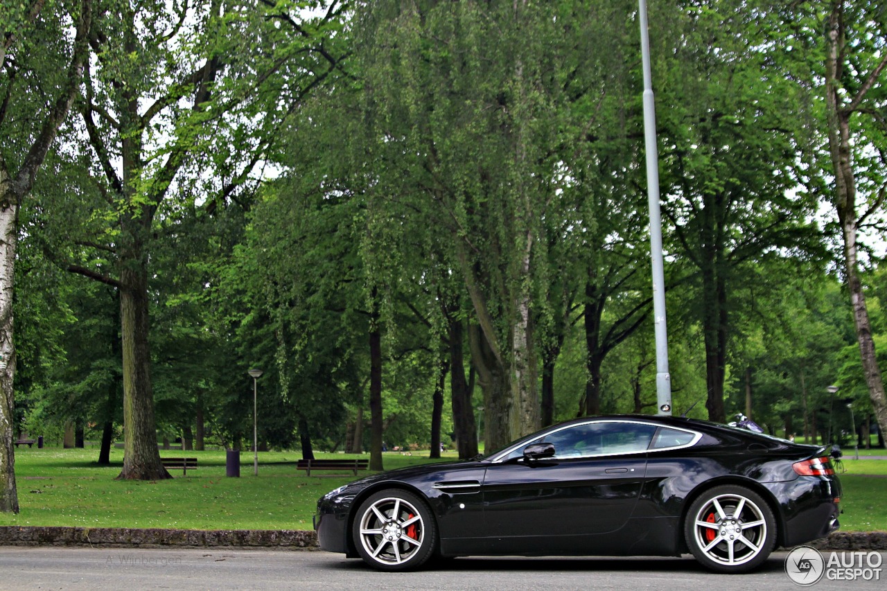 Aston Martin V8 Vantage