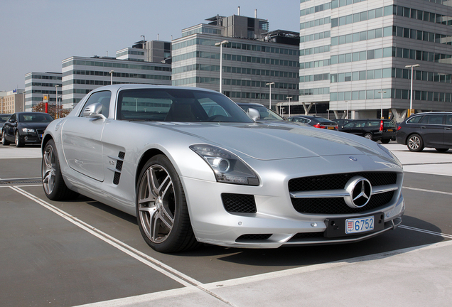 Mercedes-Benz SLS AMG