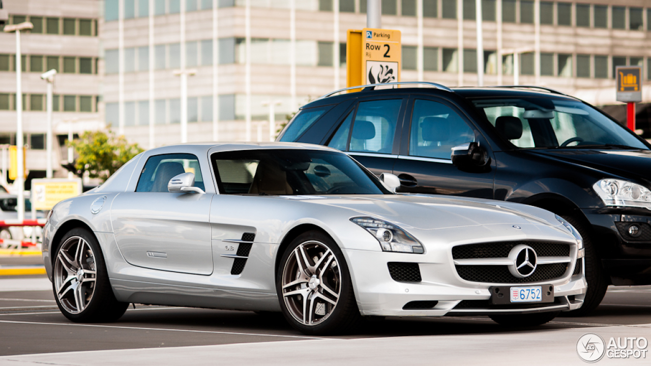 Mercedes-Benz SLS AMG