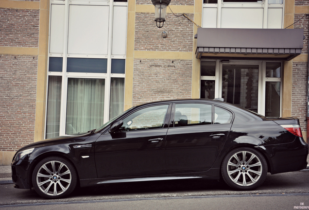 BMW M5 E60 2005