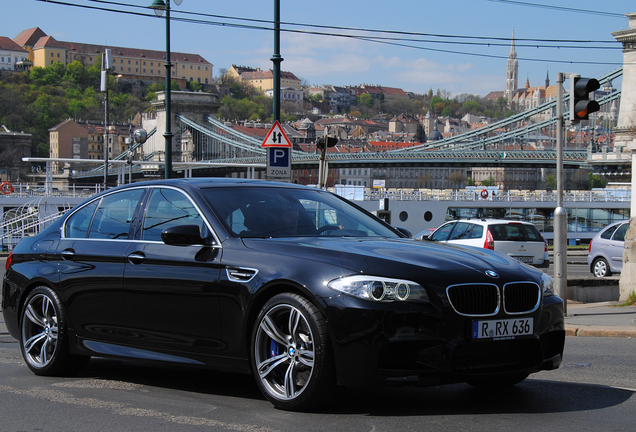 BMW M5 F10 2011