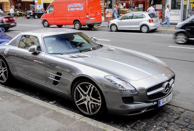 Mercedes-Benz SLS AMG