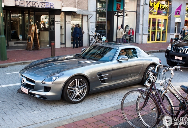 Mercedes-Benz SLS AMG