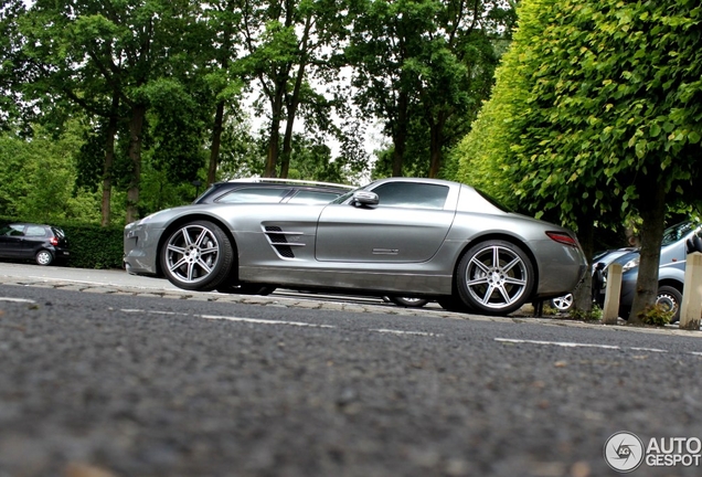 Mercedes-Benz SLS AMG