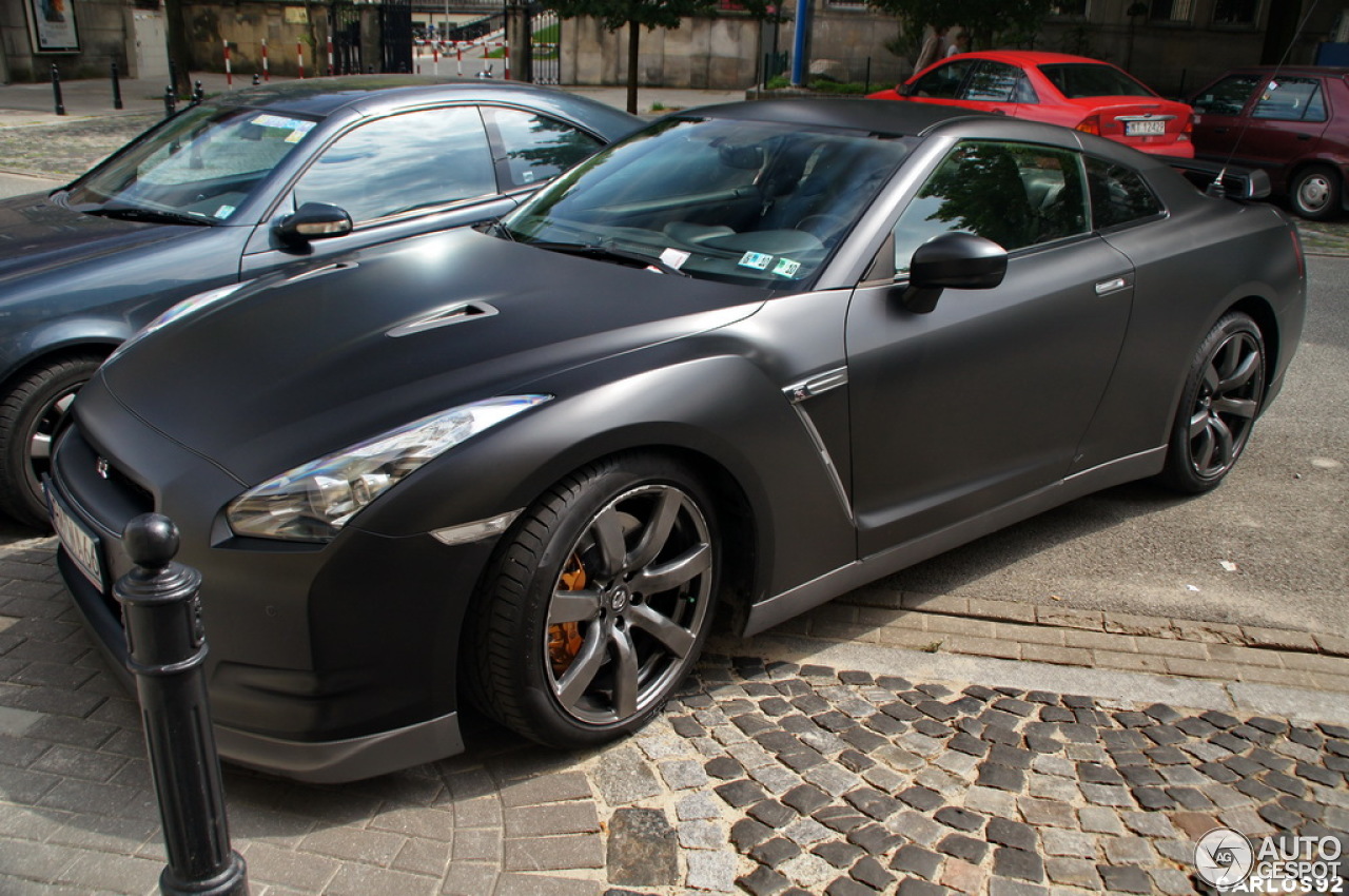 Nissan GT-R