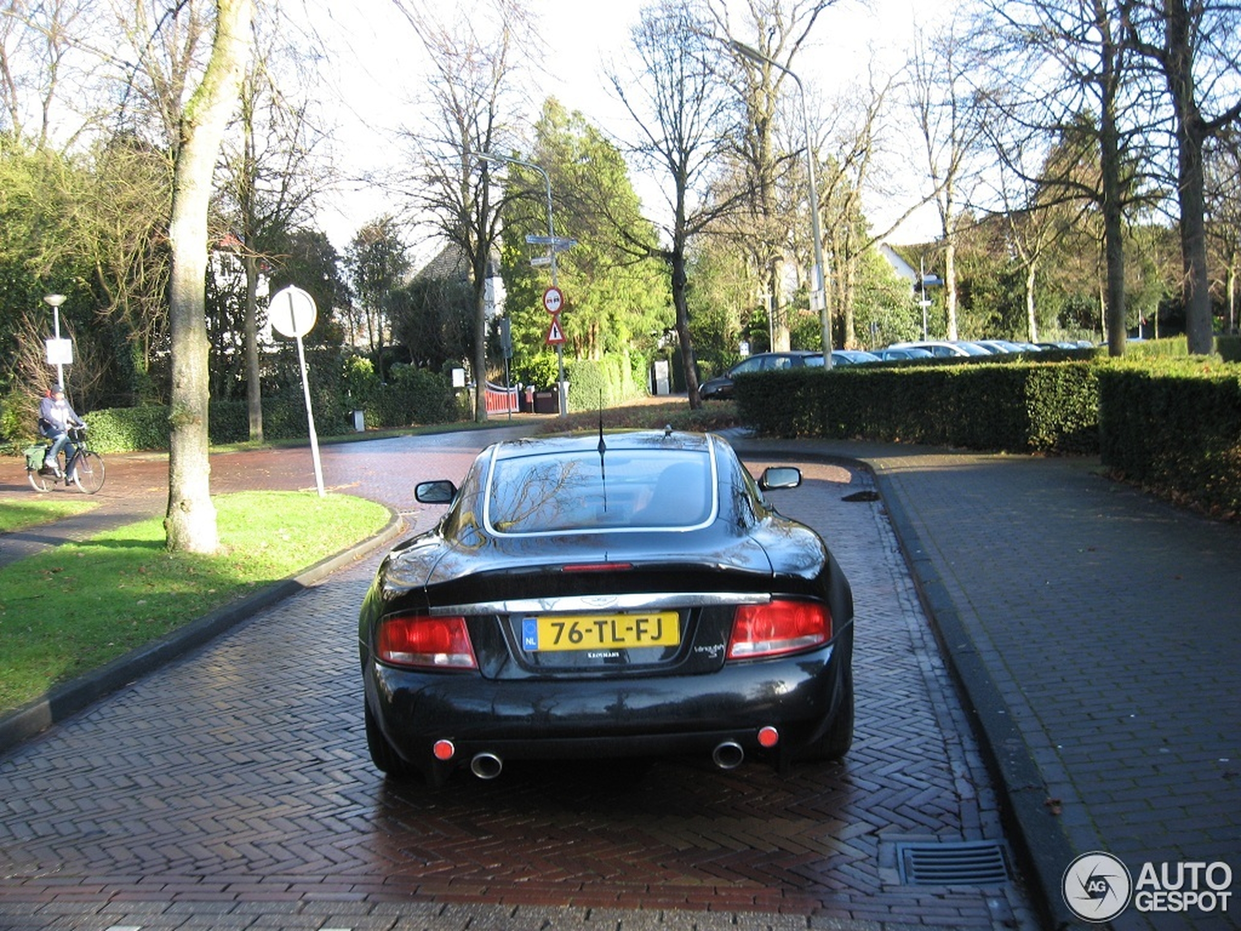 Aston Martin Vanquish S