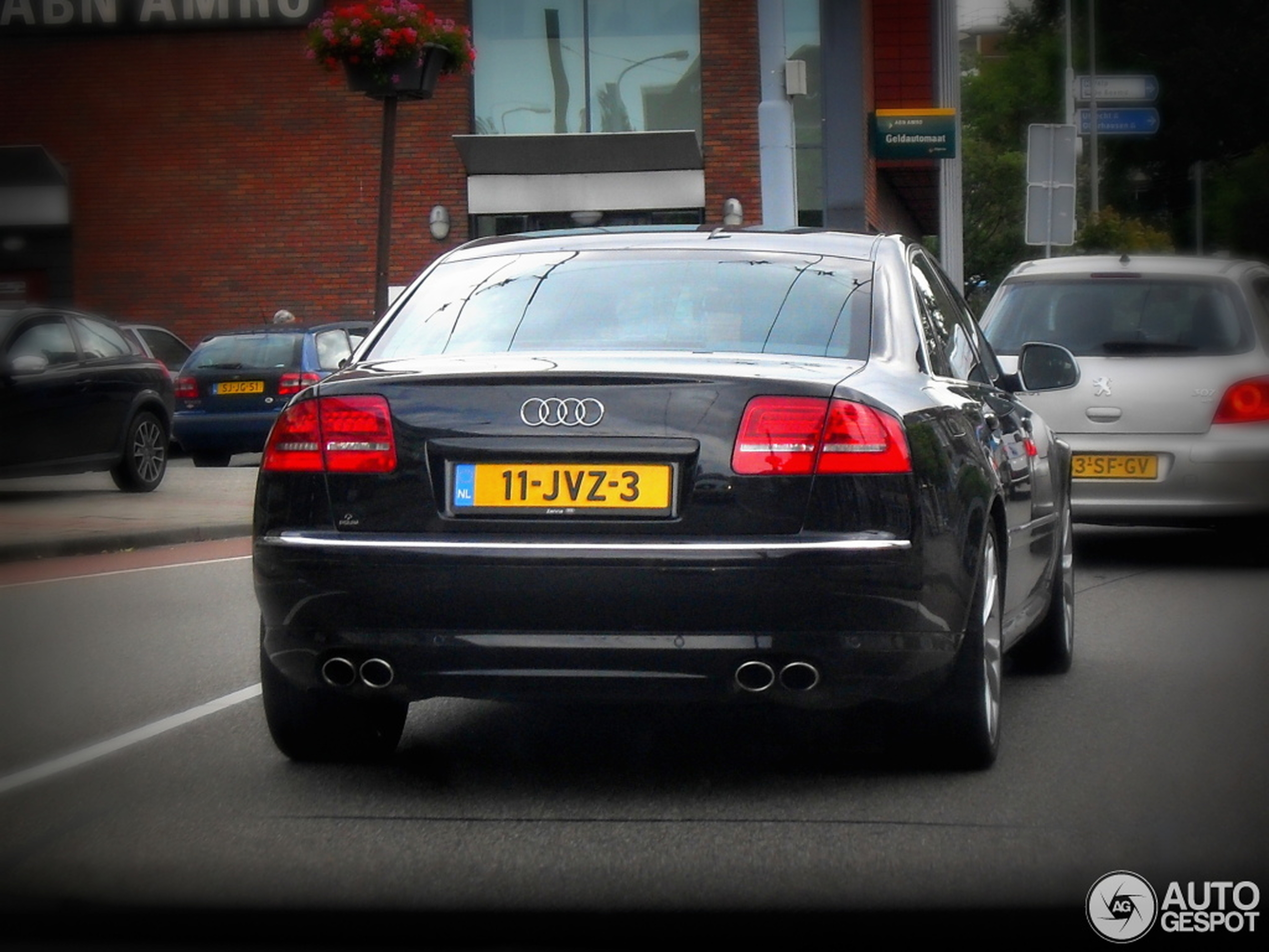 Audi S8 D3