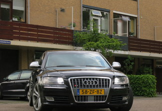 Audi S8 D3