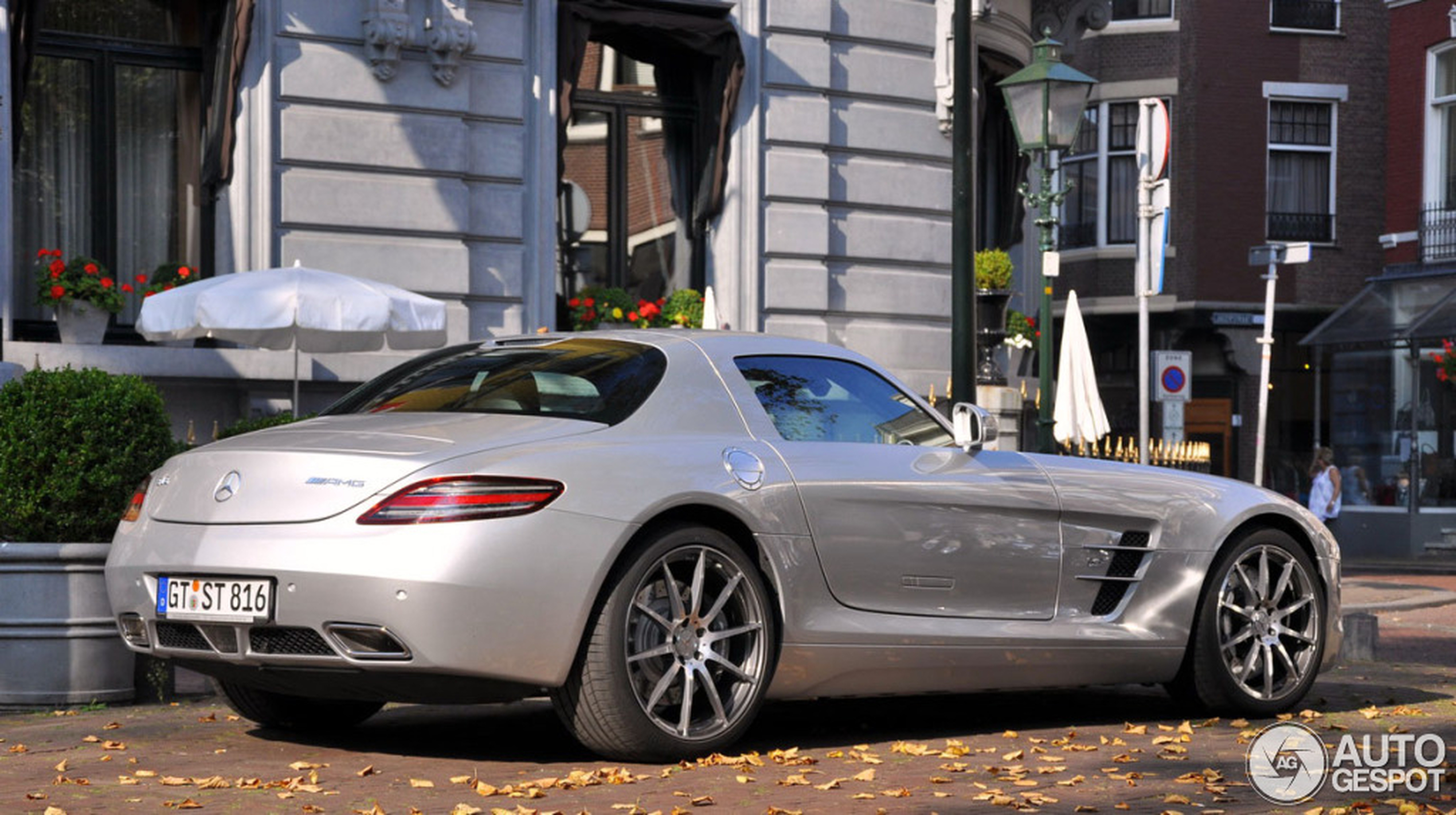 Mercedes-Benz SLS AMG