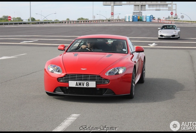 Aston Martin V8 Vantage 2012