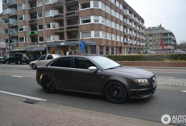 Audi RS4 Sedan