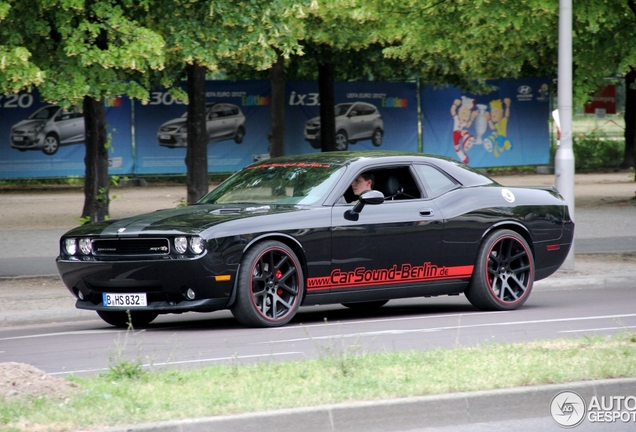 Dodge Challenger SRT-8