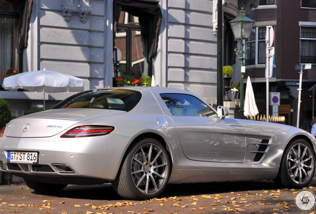 Mercedes-Benz SLS AMG