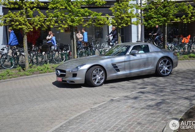 Mercedes-Benz SLS AMG