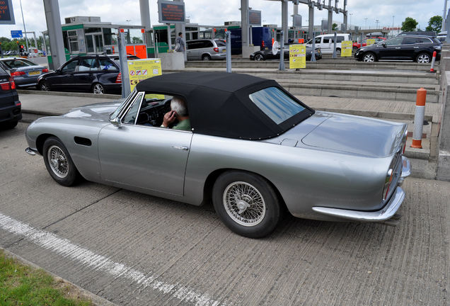 Aston Martin DB6 Volante