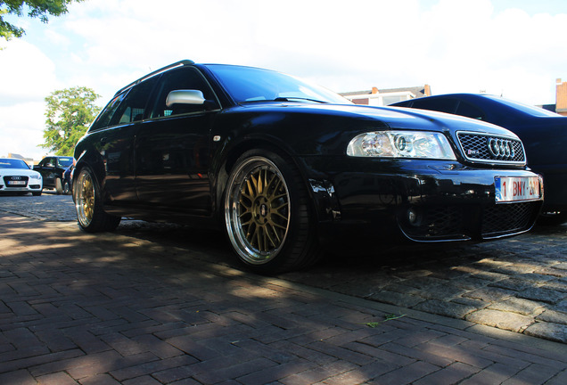 Audi RS4 Avant B5