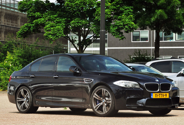 BMW M5 F10 2011