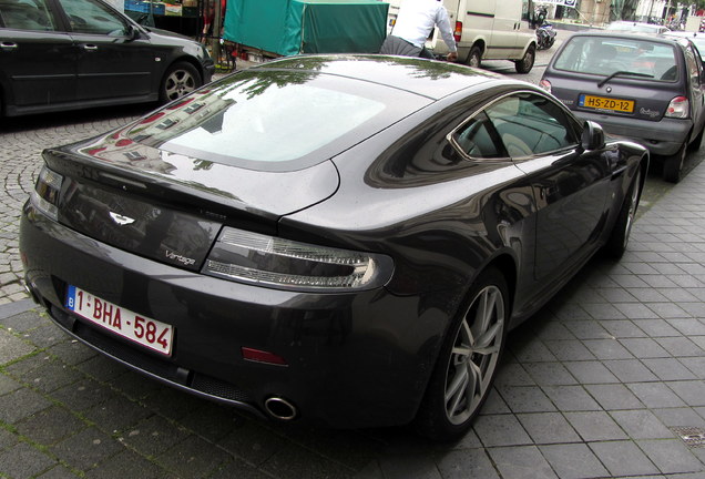 Aston Martin V8 Vantage