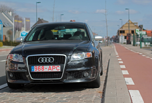 Audi RS4 Sedan