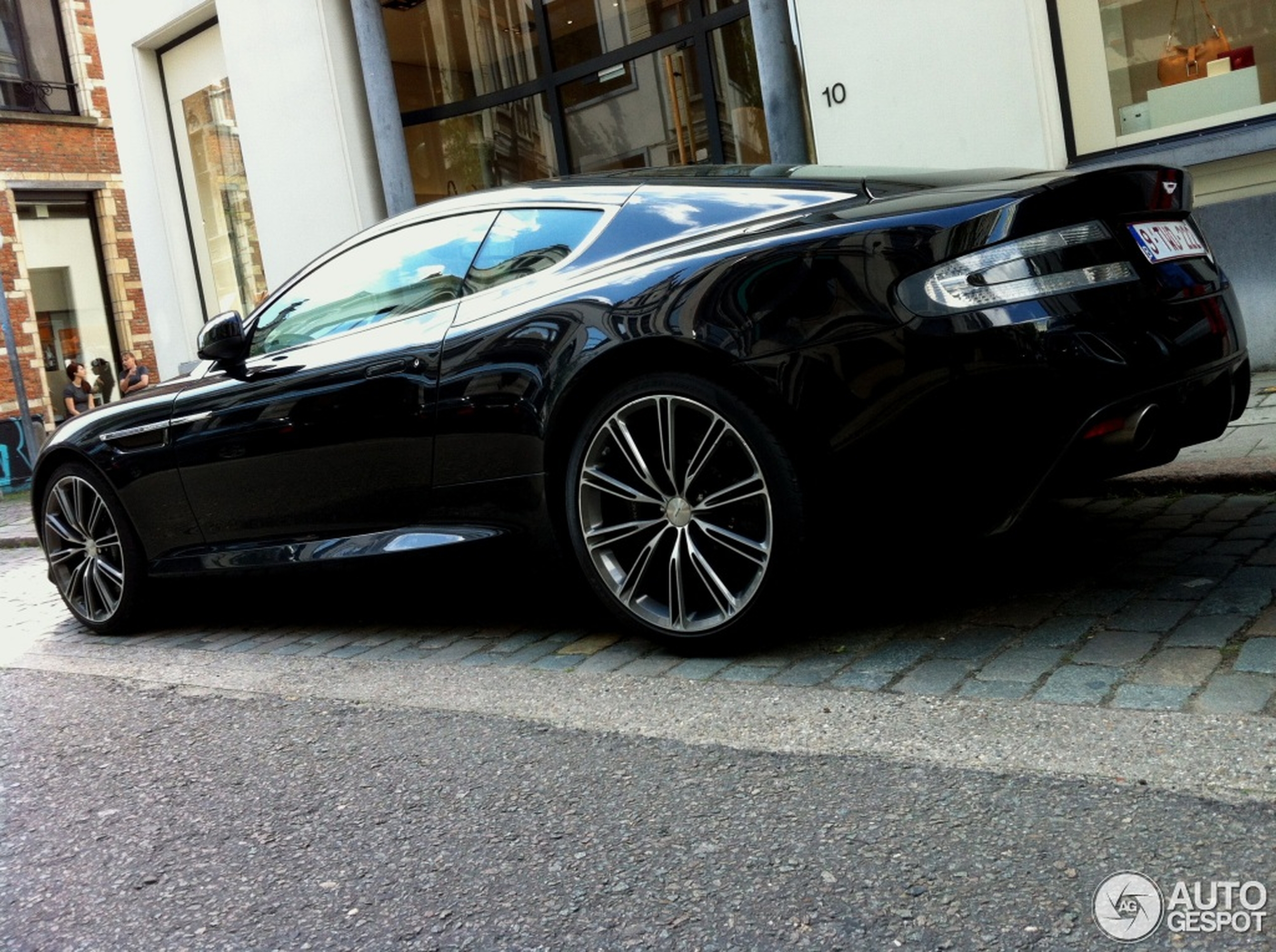 Aston Martin Virage 2011