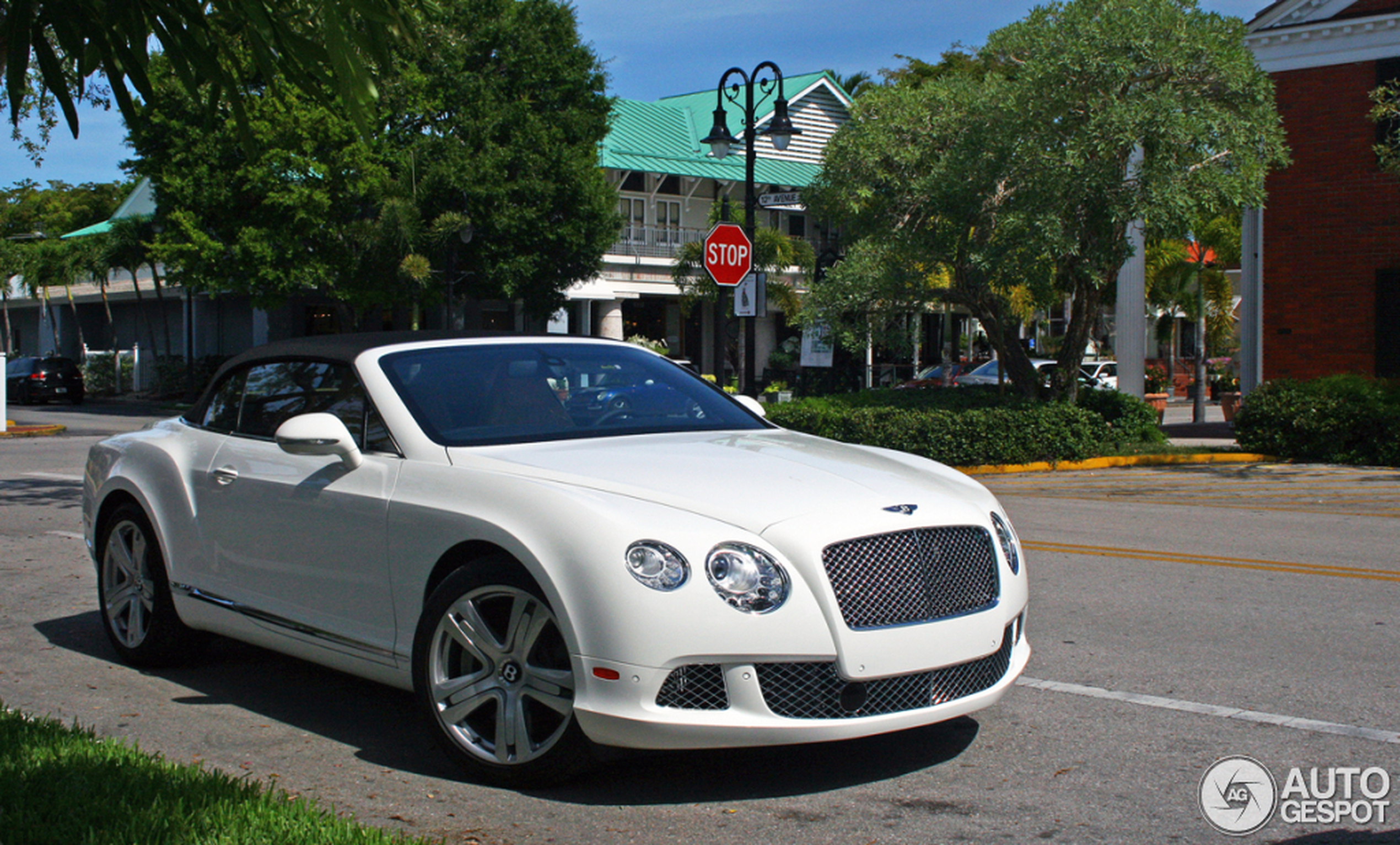 Bentley Continental GTC 2012