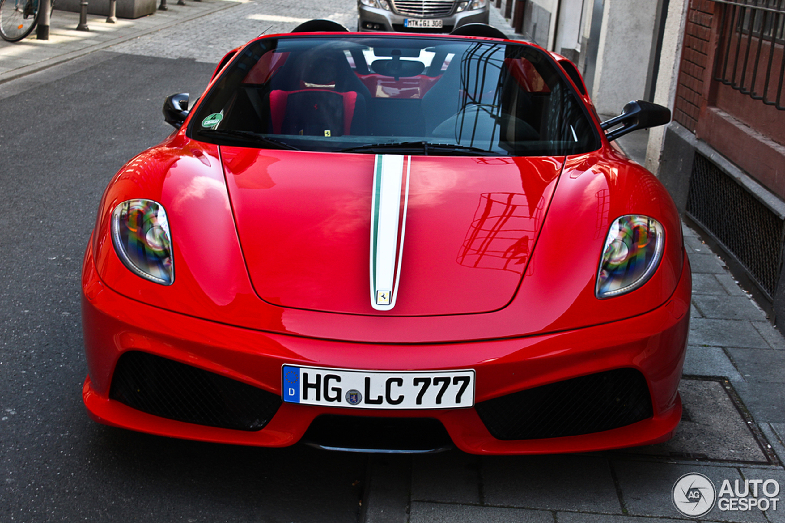 Ferrari Scuderia Spider 16M