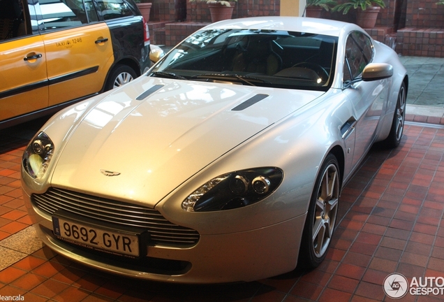 Aston Martin V8 Vantage