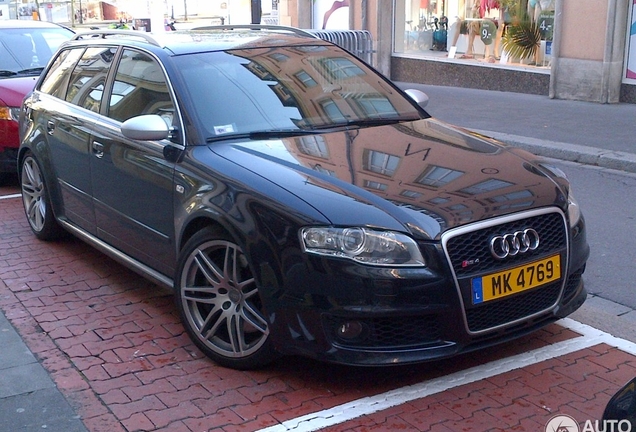 Audi RS4 Avant B7